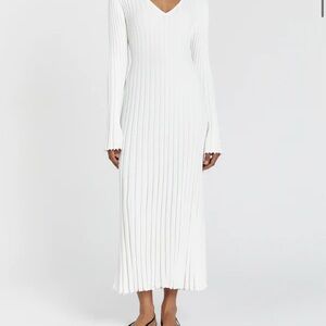 Elegant White Ribbed Maxi Dress